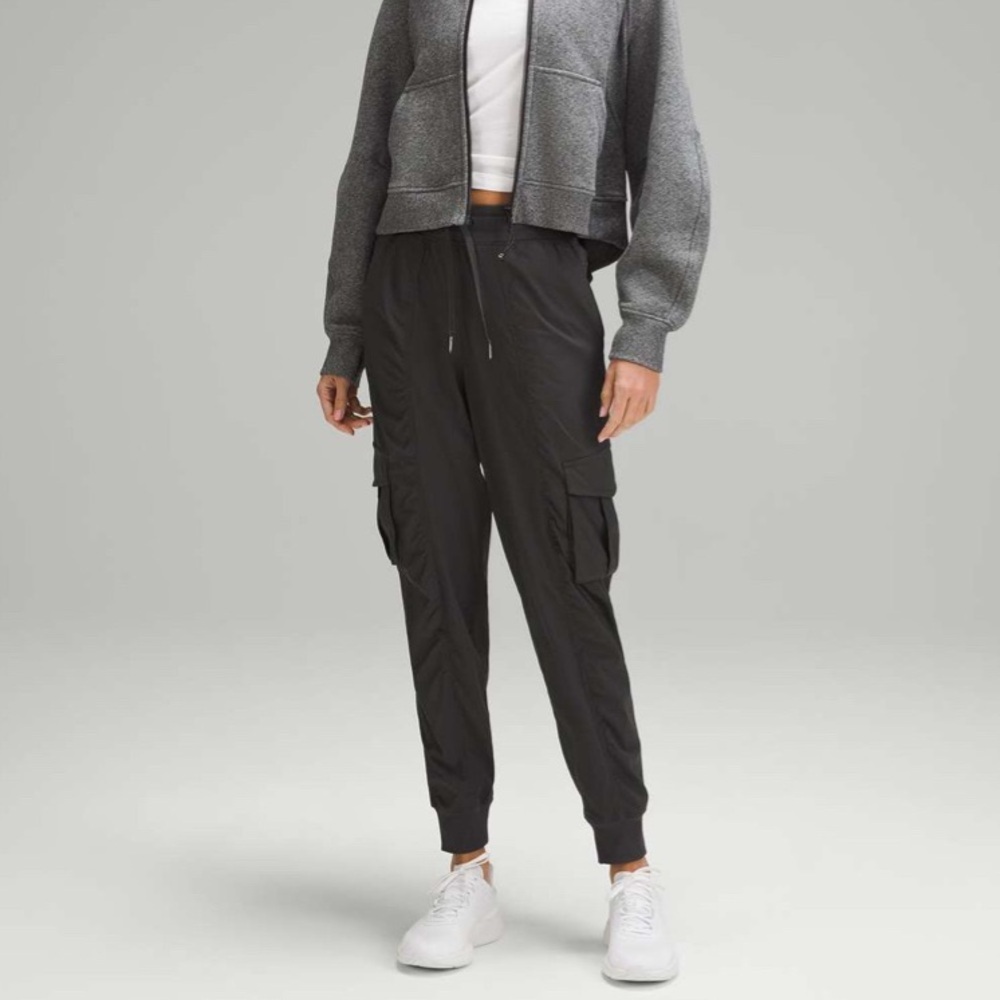 Lululemon Jogger Women’s Small Dance Studio Relaxed-Fit Mid-Rise Cargo LW5GICS